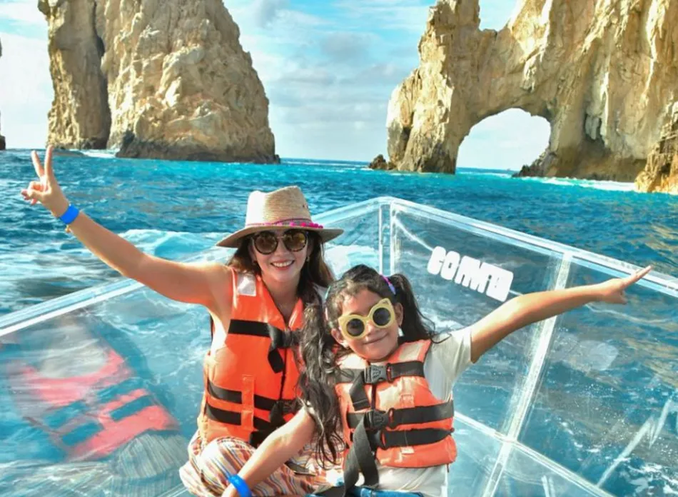 Tour en Lancha Transparente por Los Cabos